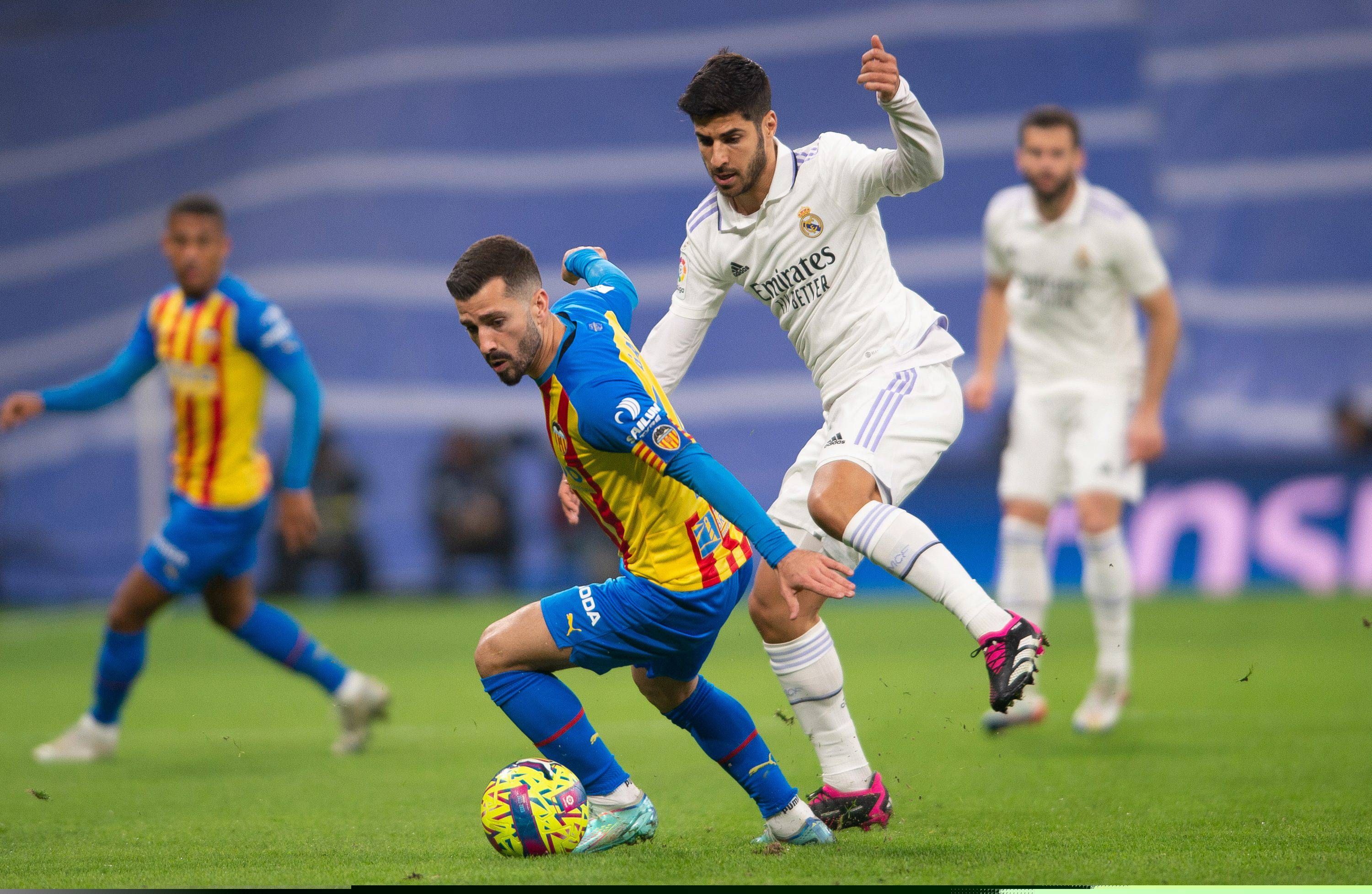 Asensio y Gaya, en el Real Madrid-Valencia (Foto: Cordon Press).