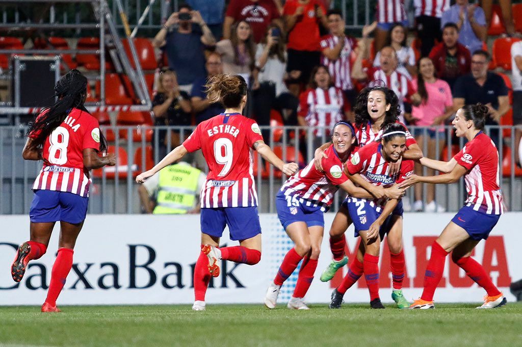 Las jugadoras del Atlético festejan el gol de Kenti Robles.