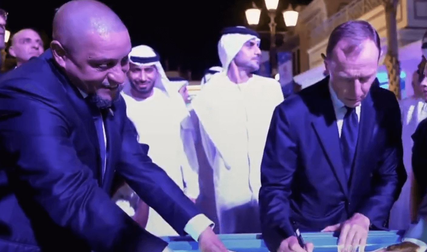 Emilio Butragueño y Roberto Carlos, en Dubái