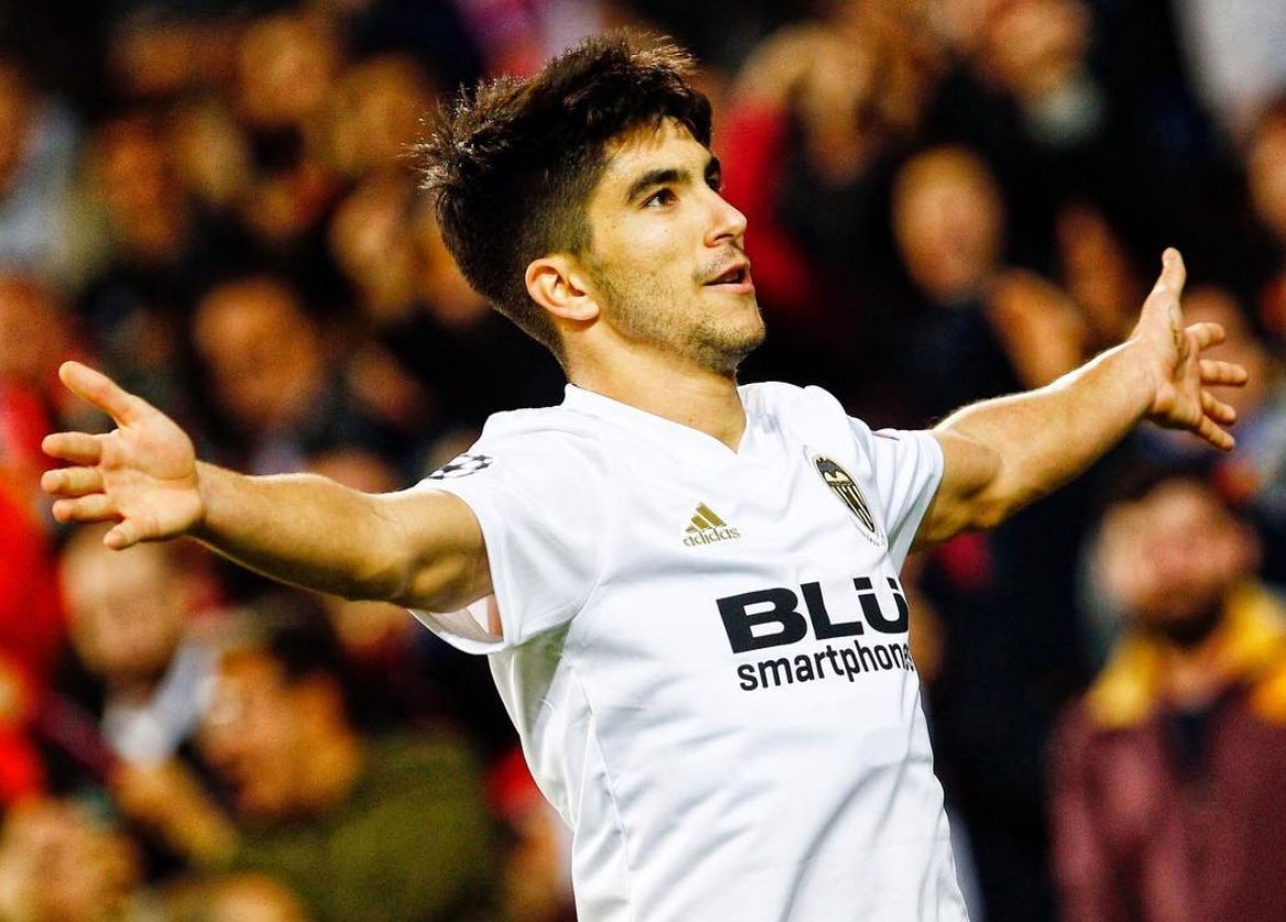 Carlos Soler celebra el 3-1.