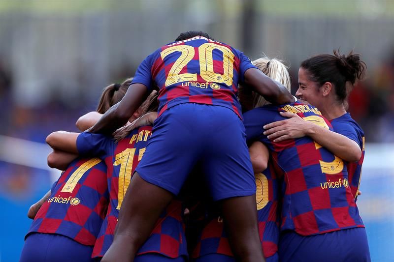  Las jugadores del Barcelona celebran uno de los goles ante el Atlético.