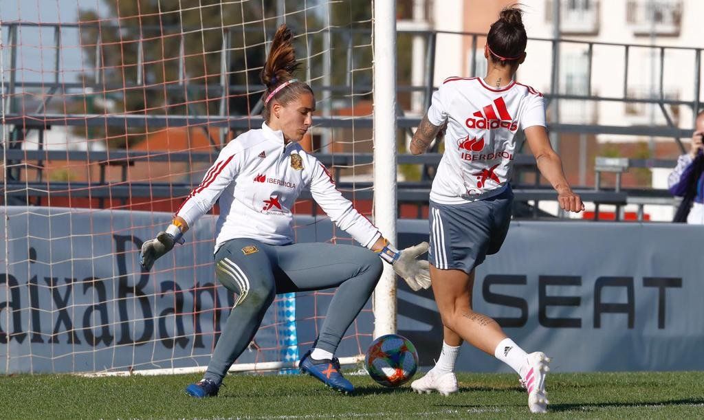 Sara Serrat con la Selección española.