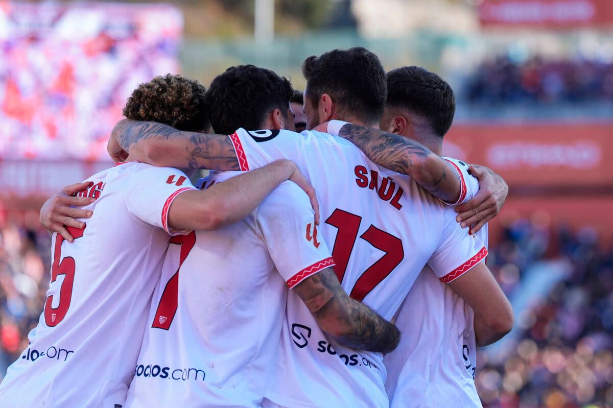  Saúl Ñíguez celebra su gol en el Girona-Sevilla.