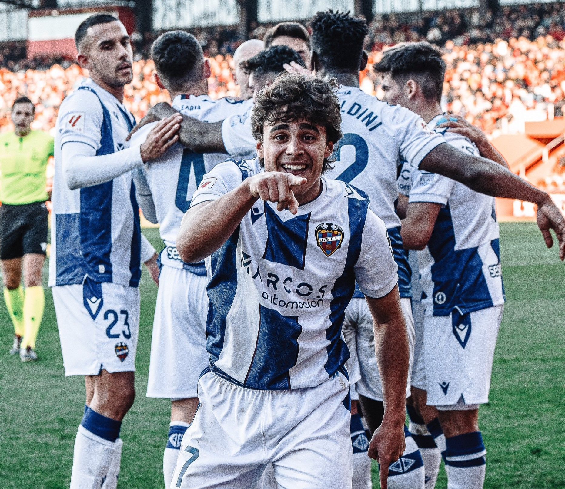 El Levante celebra el gol de Carlos Álvarez ante el Mirandés.