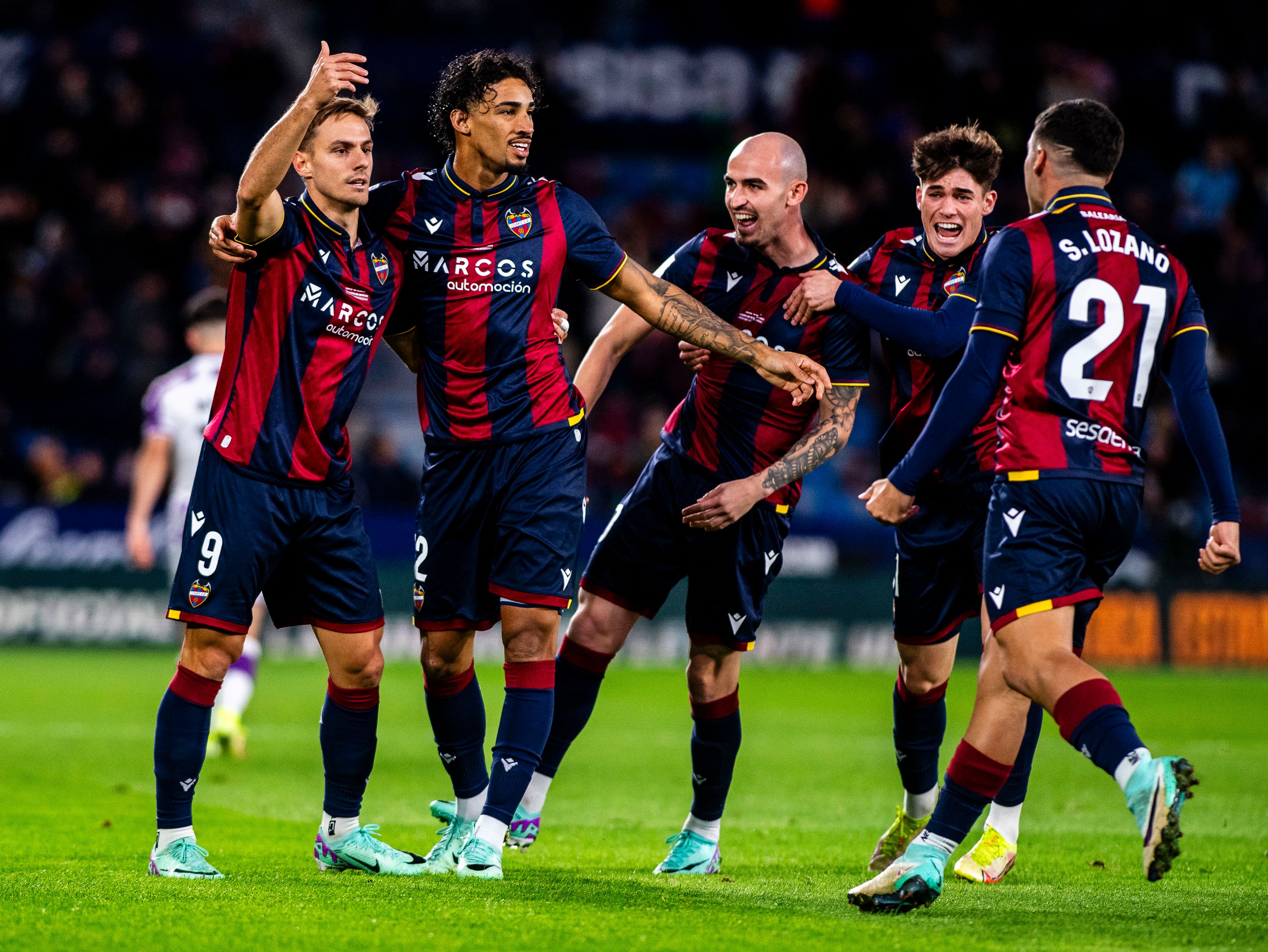 El Levante celebra el gol de Dani Gómez contra el Valladolid.