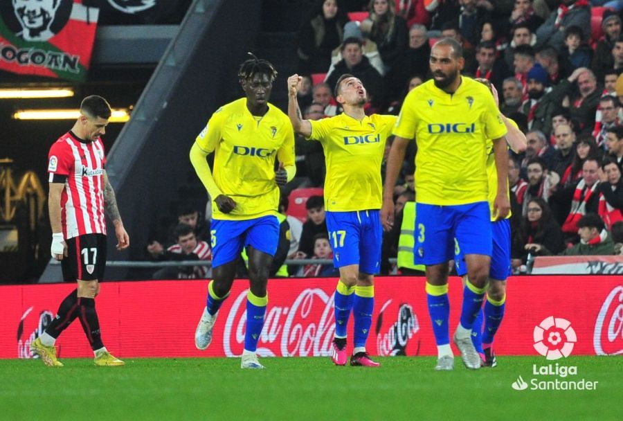 Escalante celebra su gol en el Athletic-Cádiz (Foto: LaLiga).
