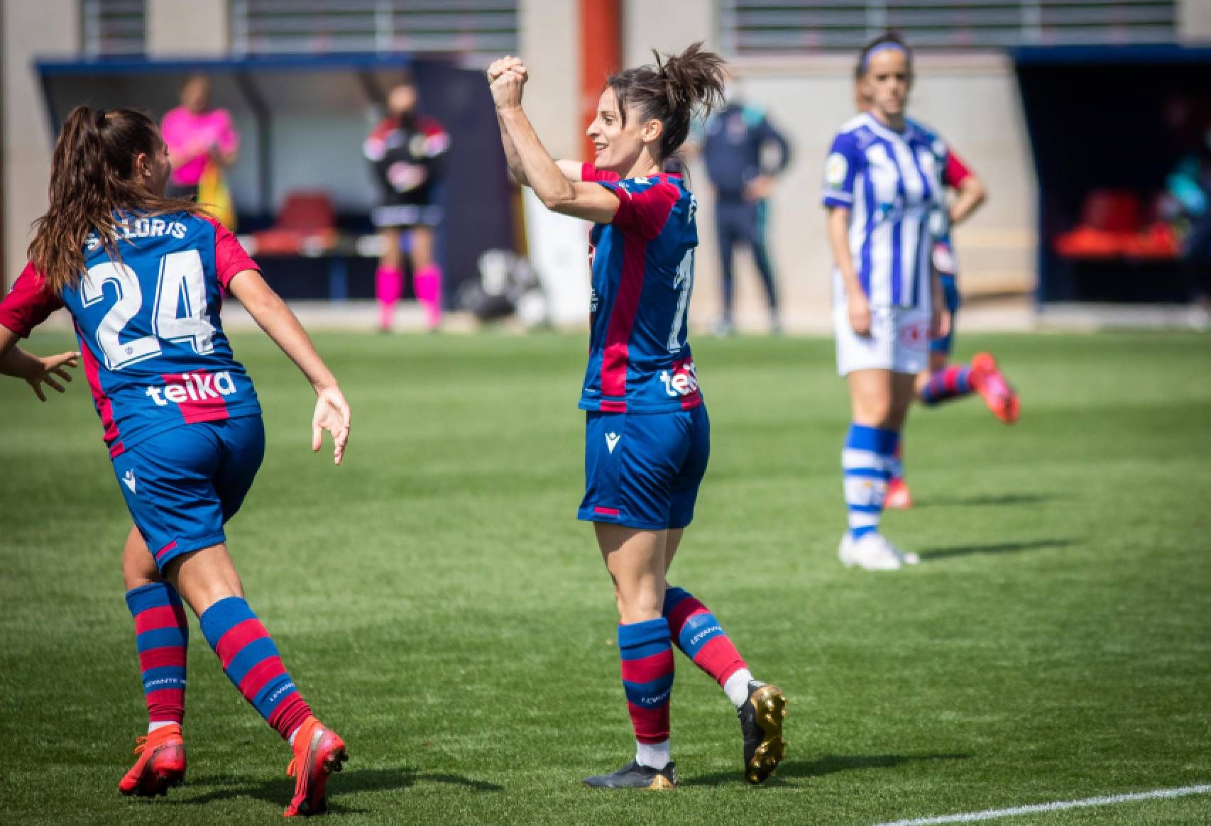 Esther rescata un punto para el Levante en el 96 (2-2)