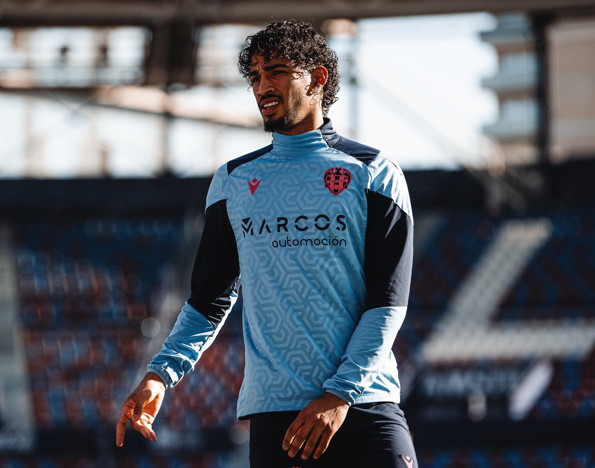 Fabrício se reincorpora a los entrenamientos colectivos.