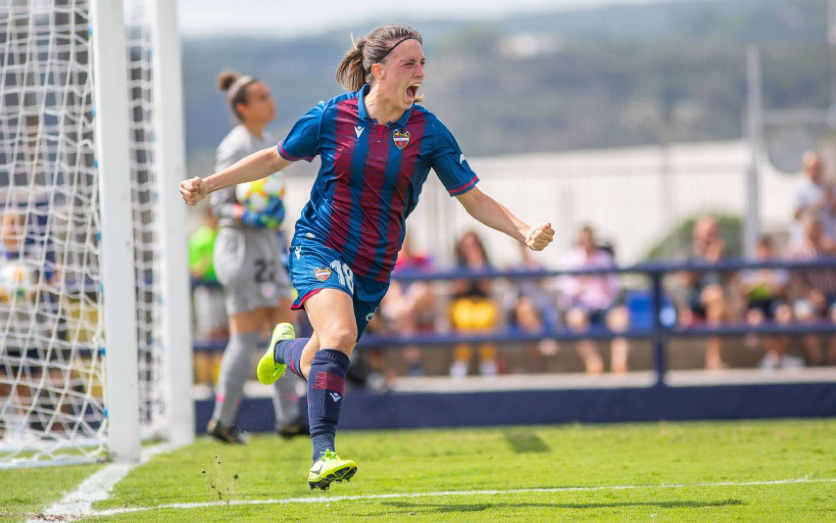  Eva Navarro celebra el gol ante el Athletic Club.