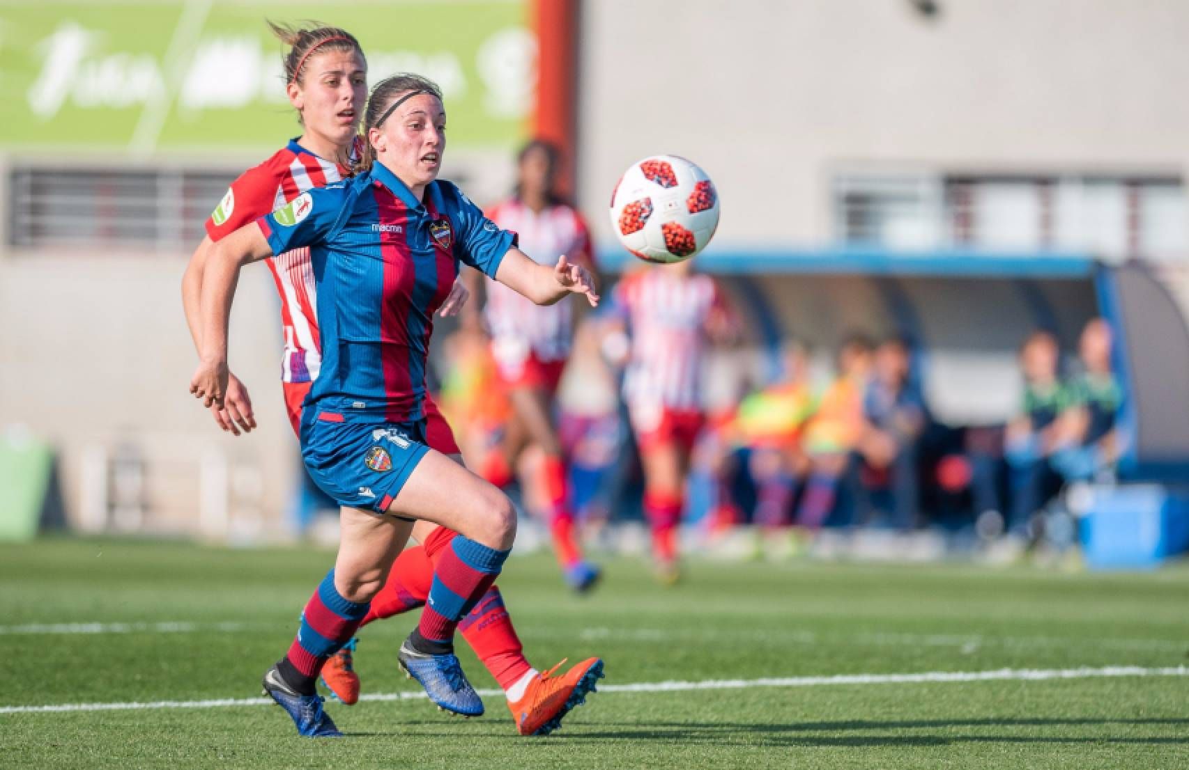  Eva Navarro durante un partido con el Levante Femenino.