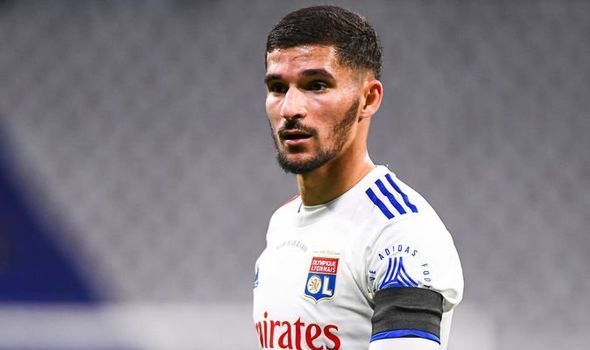  Houssem Aouar, jugador del Olympique de Lyon.