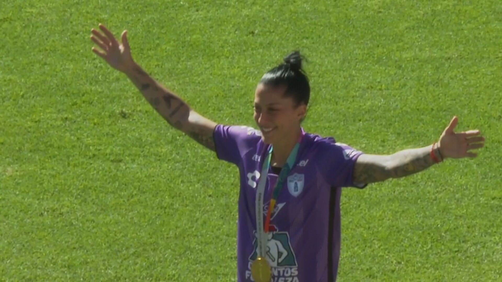 Jenni Hermoso recibe un homenaje en México tras ser campeona del mundo