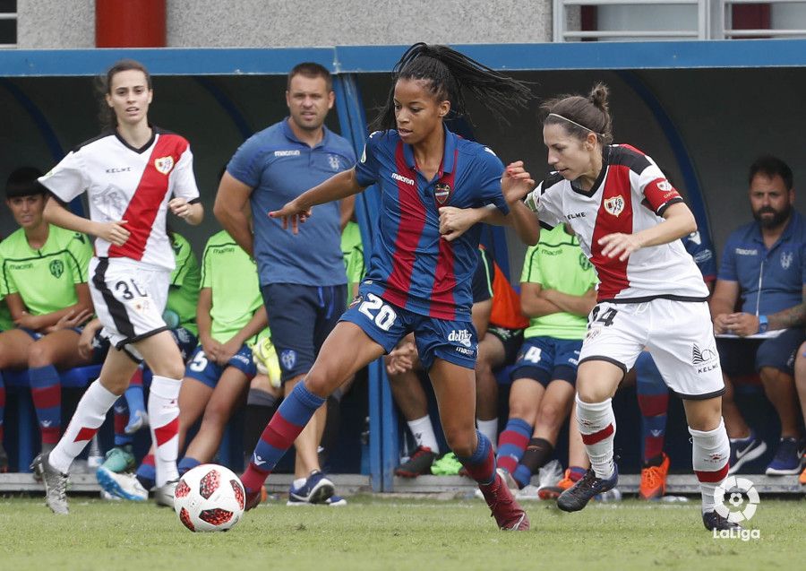 Jéssica Silva, durante el Levante Femenino-Rayo Vallecano (LaLiga Santander).