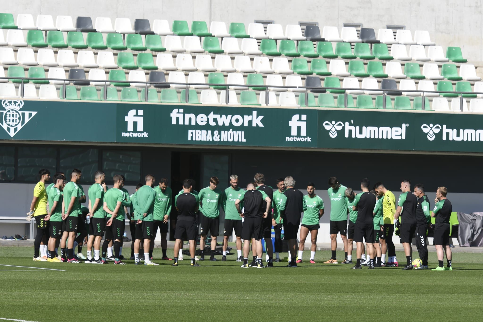  La charla de Manuel Pellegrini en el entrenamiento