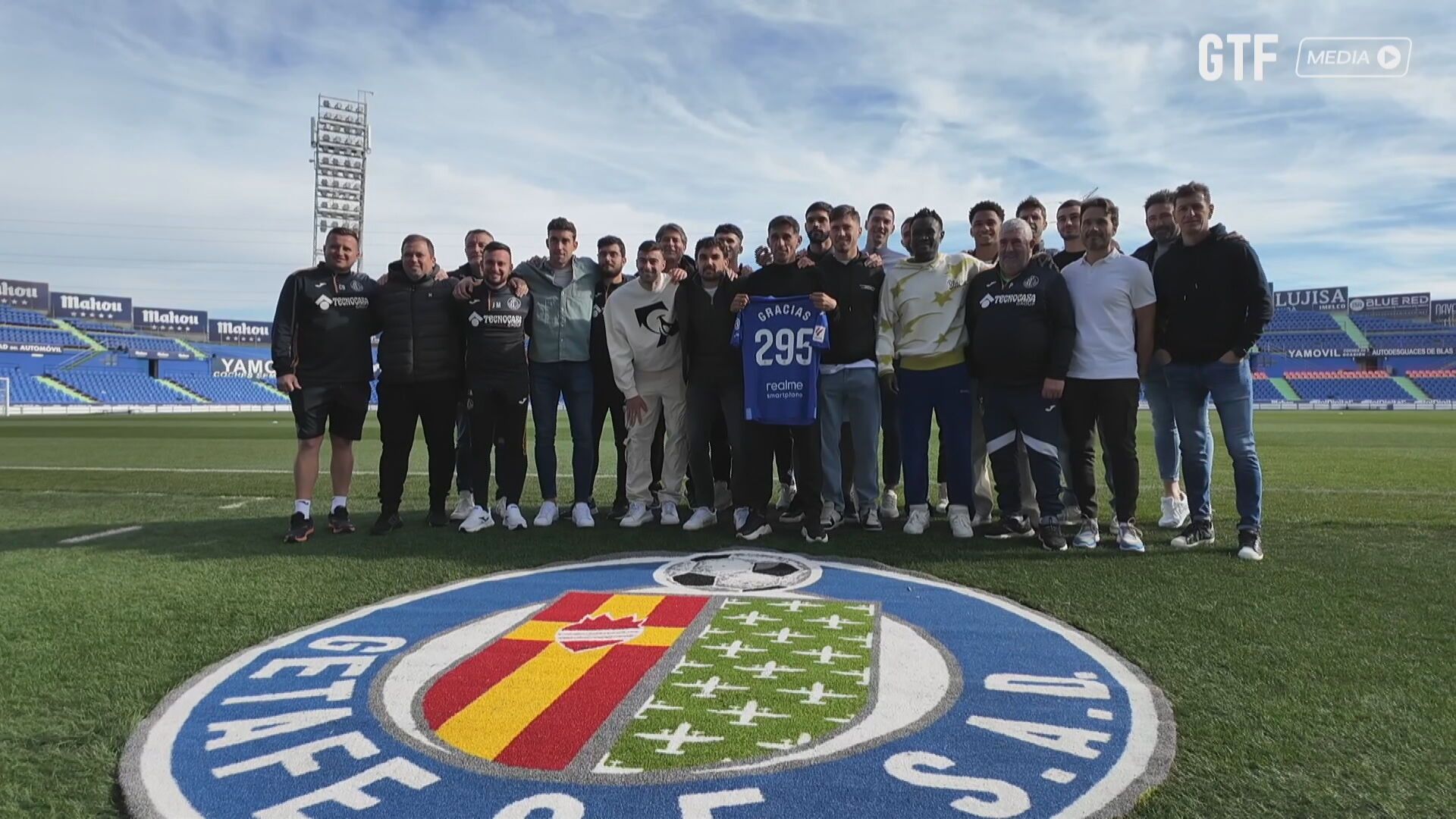  La plantilla del Getafe en la despedida de Damián Suárez. (Fuente: GetafeTV)