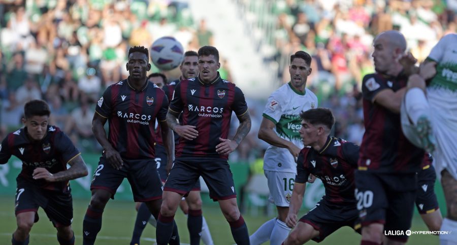  Lance del partido entre el Elche, rival de los de Miñambres este domingo.