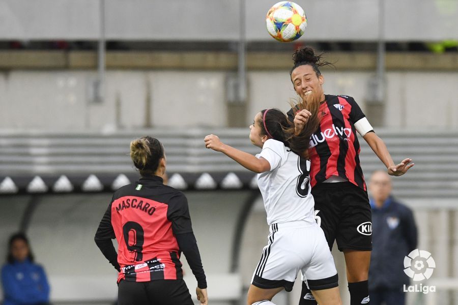  Lance del partido entre el Tacón y el Sporting de Huelva.