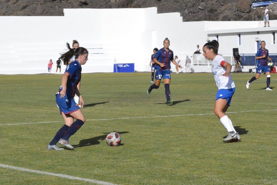  Levante UD Femenino - UDG Tenerife en la Egalité Cup.