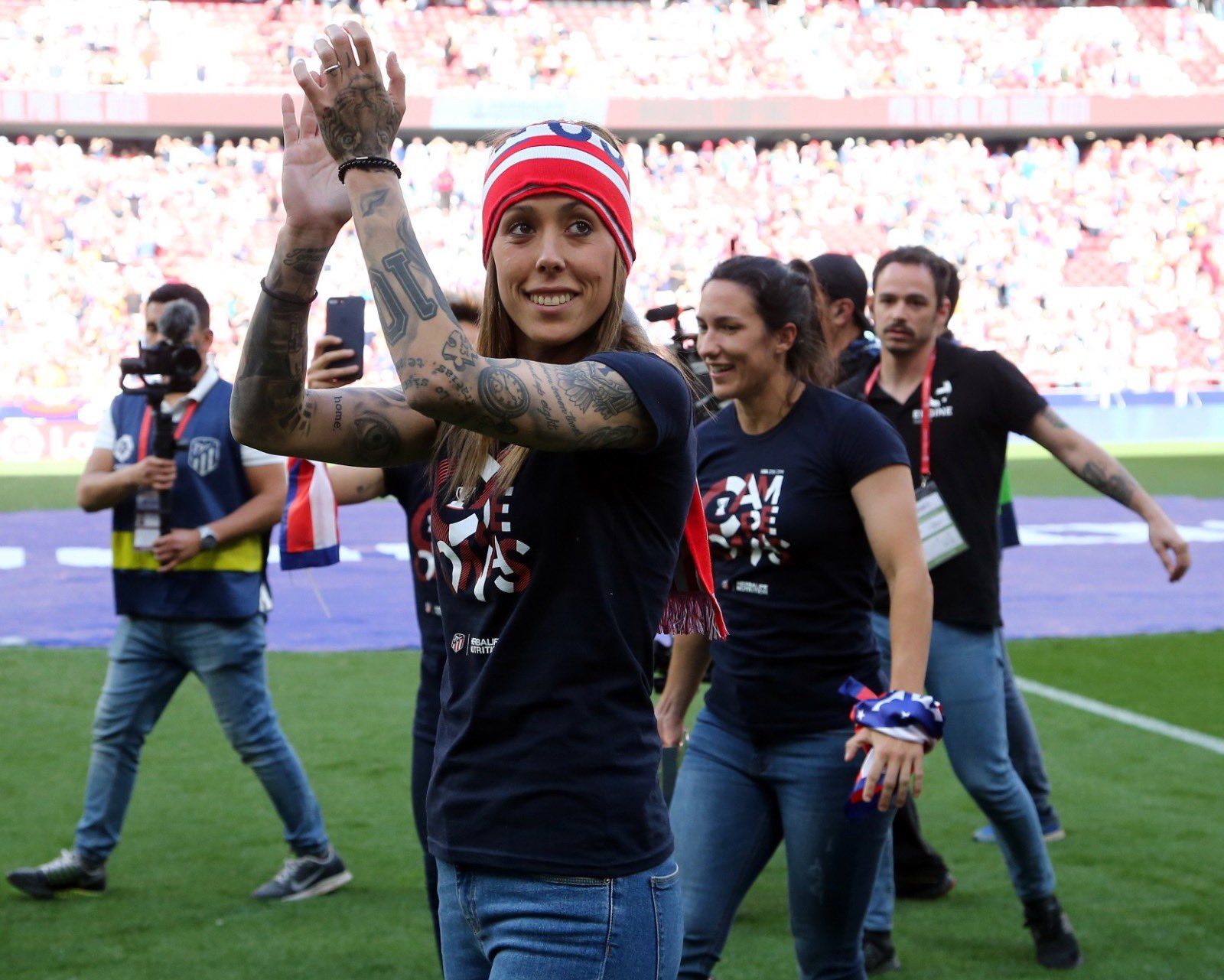  Lola Gallardo festeja el título de Liga en el Metropolitano.
