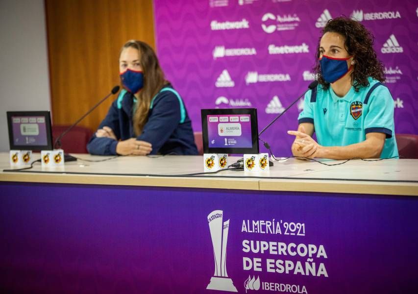 María Pry en la previa de la Supercopa