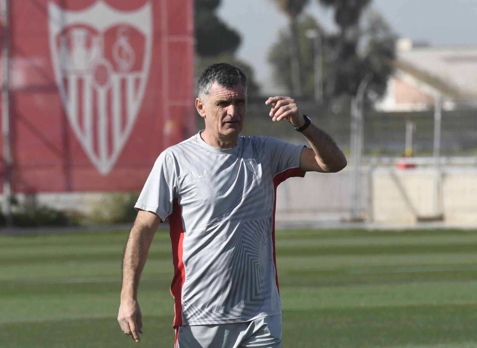  Mendilibar dirige una sesión de entrenamiento del Sevilla