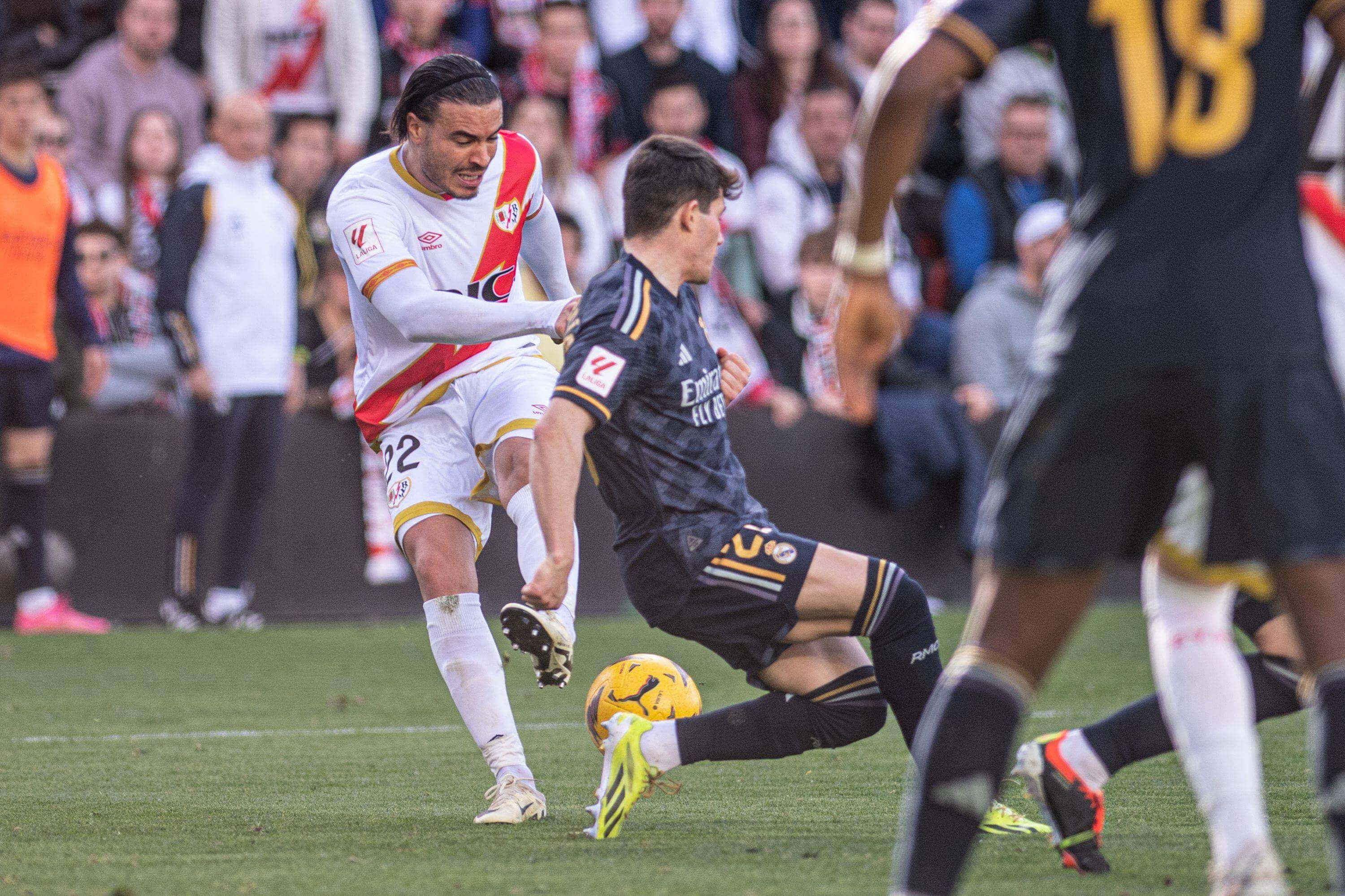  Raúl de Tomás contra el Real Madrid en Vallecas (Cordon Press)