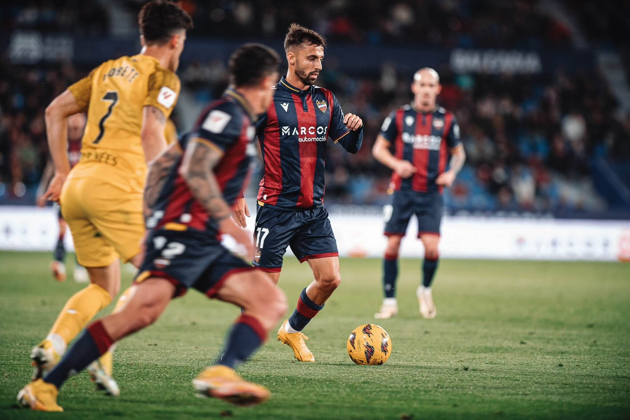 Óscar Clemente ante el Andorra