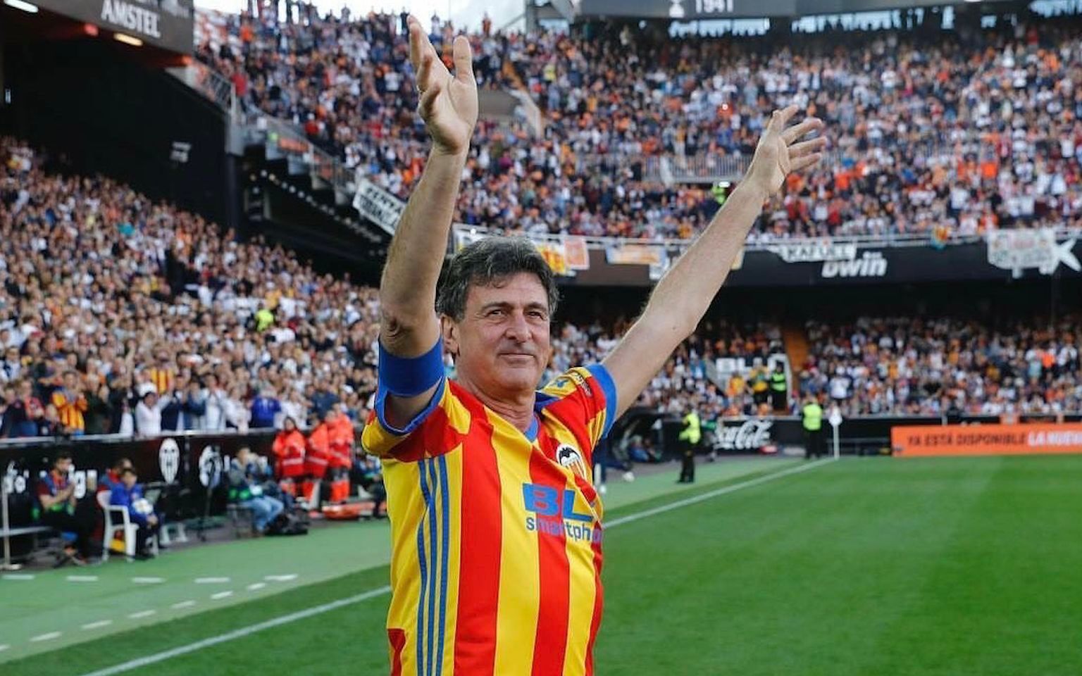 Kempes en el partido de Leyendas.