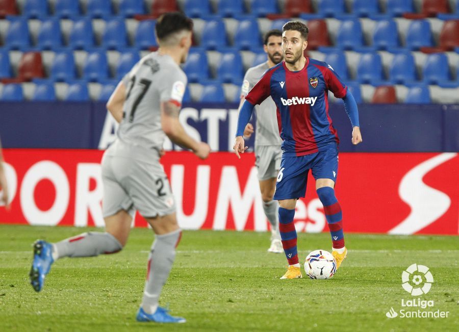  Rubén Rochina en el duelo ante el Athletic Club en el Ciutat de València, correspondiente a LaLiga.