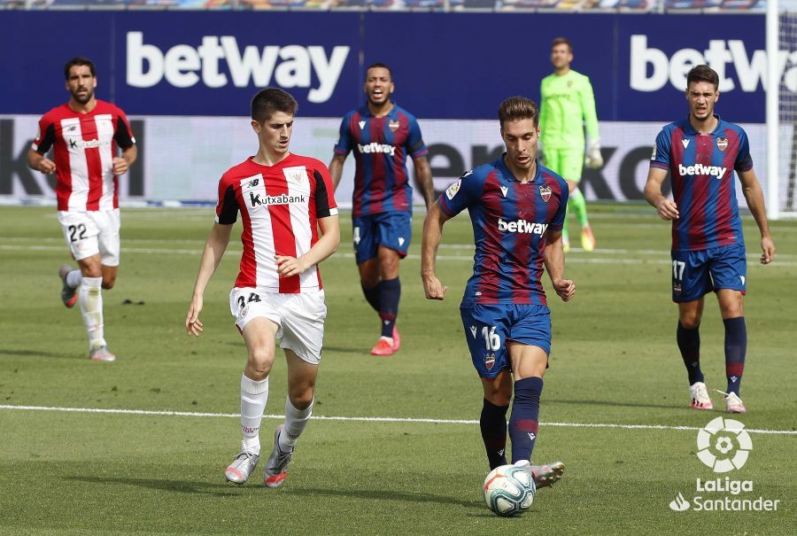  Rochina en el encuentro contra el Athletic Club en La Nucía.