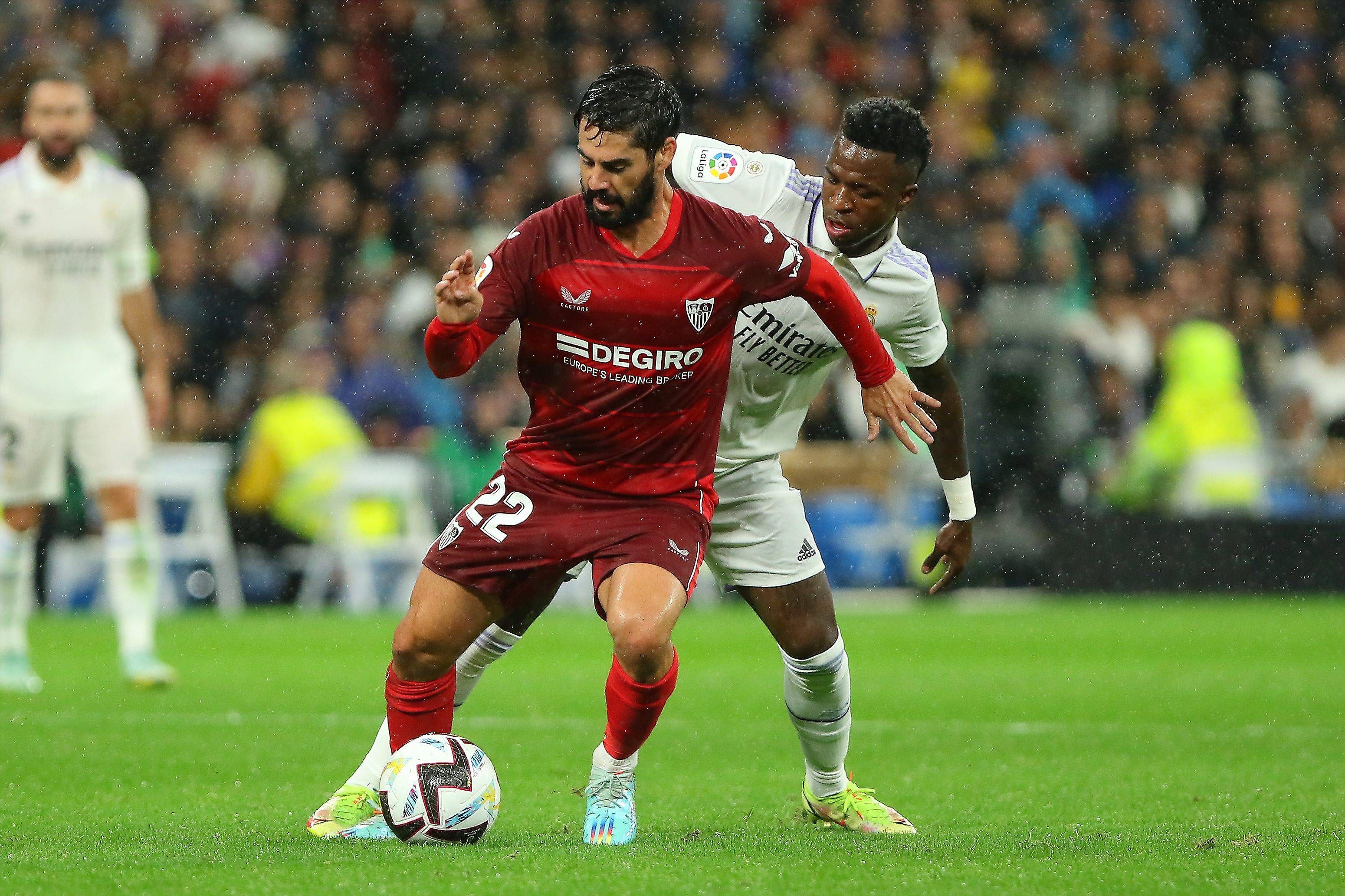 Isco, junto a Vinicius, en el Real Madrid-Sevilla.