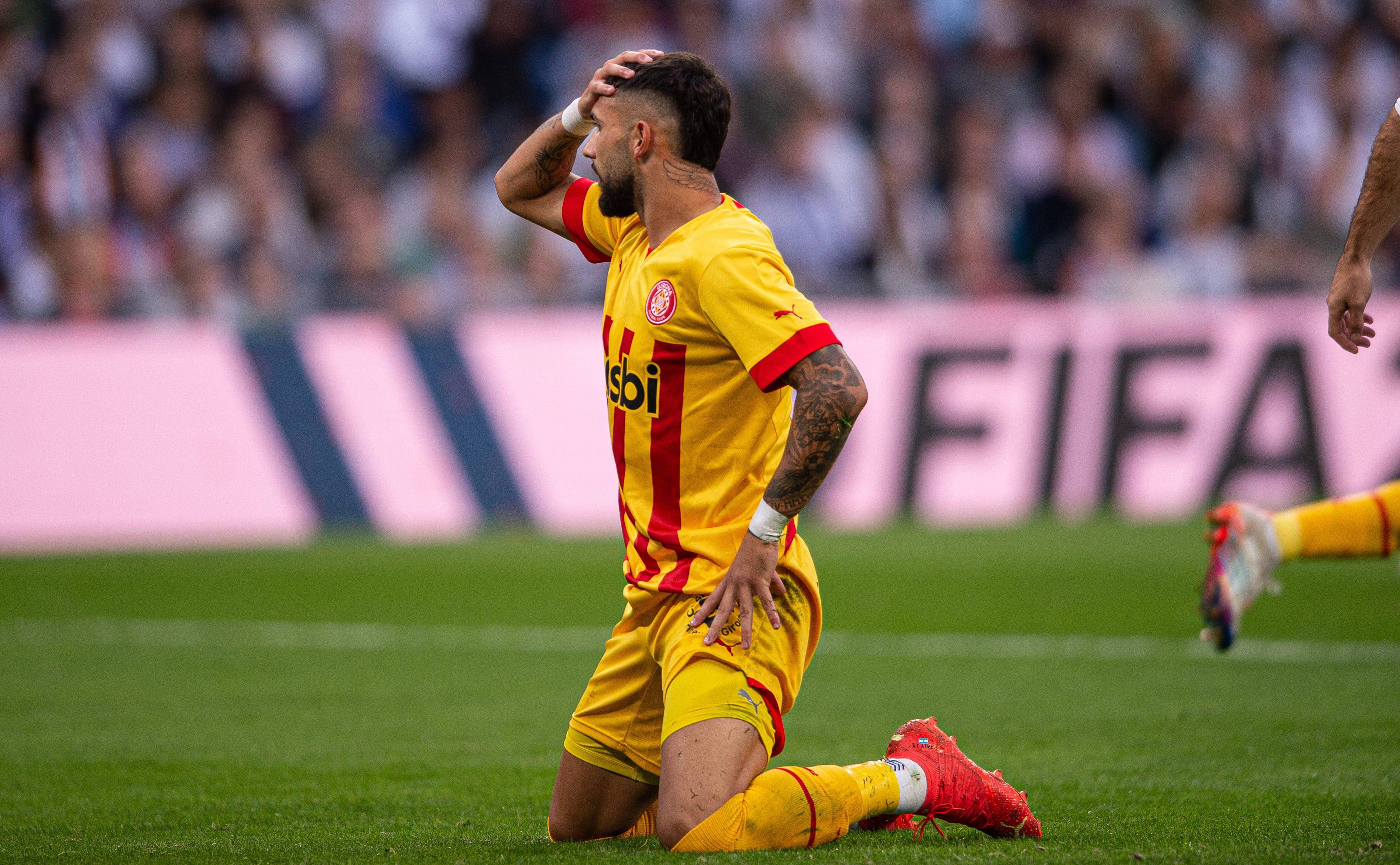 Taty Castellanos se lamenta de una ocasión desperdiciada.