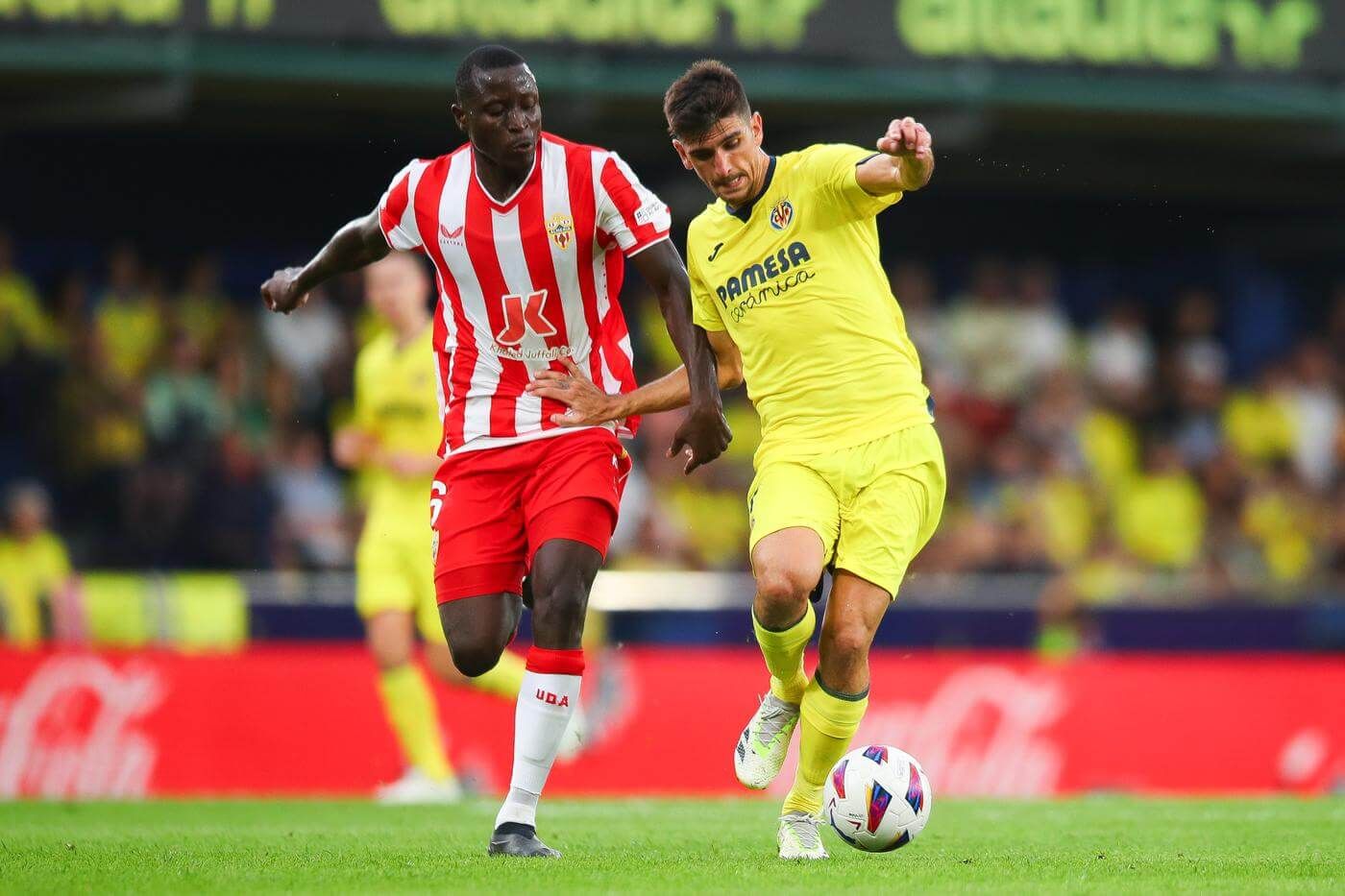 Pelea entre Dion Lopy y Gerard Moreno en el Villarreal-Almería.
