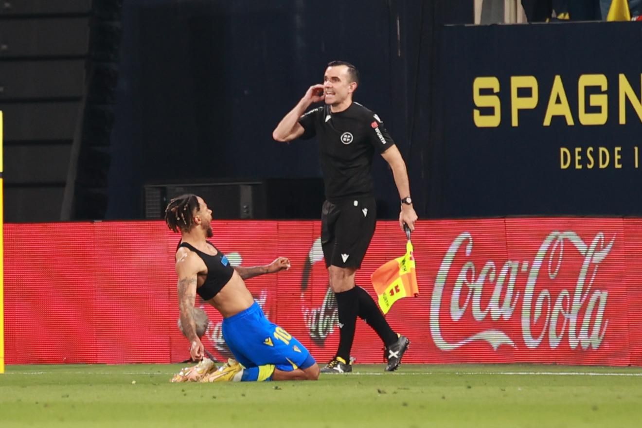 Bongonda celebra su gol al Valladolid (Foto: Cristo García).