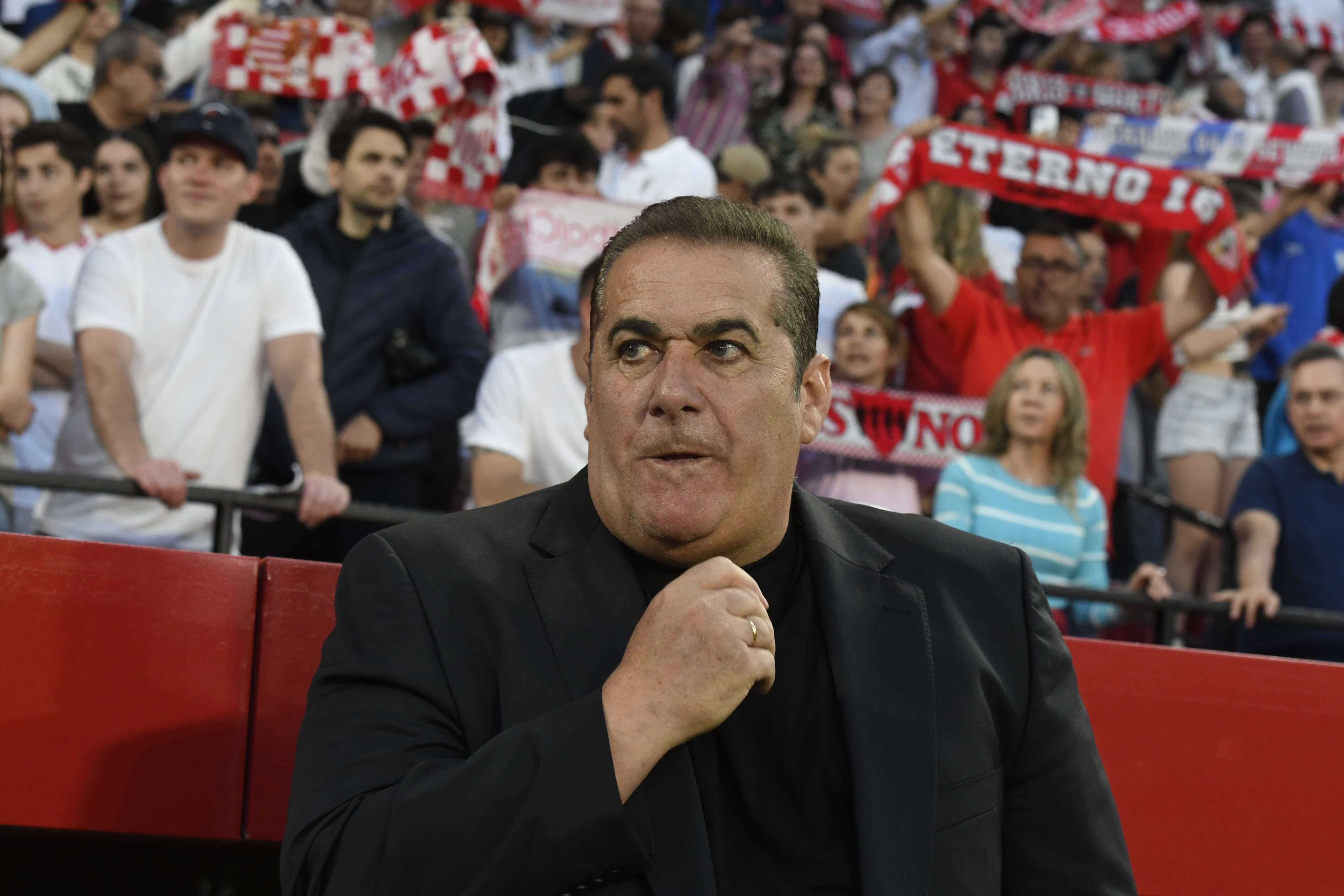 Sandoval, ante el Sevilla.