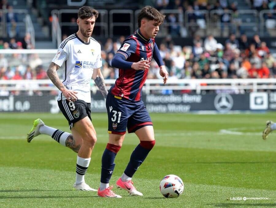  Xavi Grande en el Burgos - Levante.