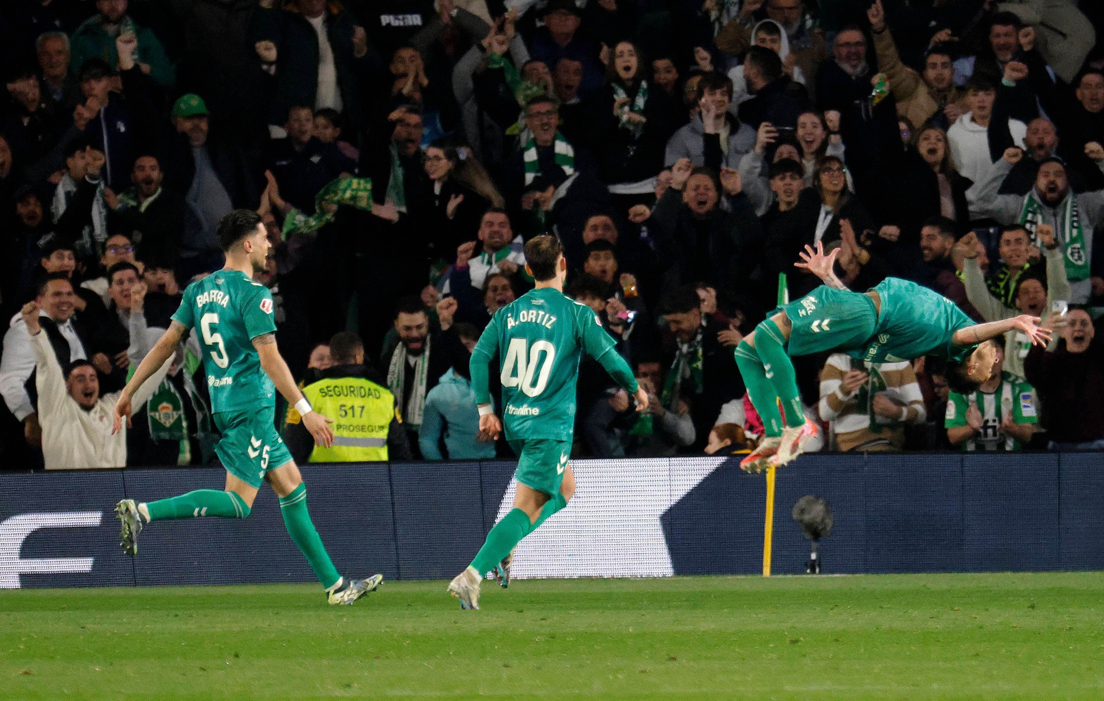  La espectacular celebración de Antony ante la Real Sociedad.