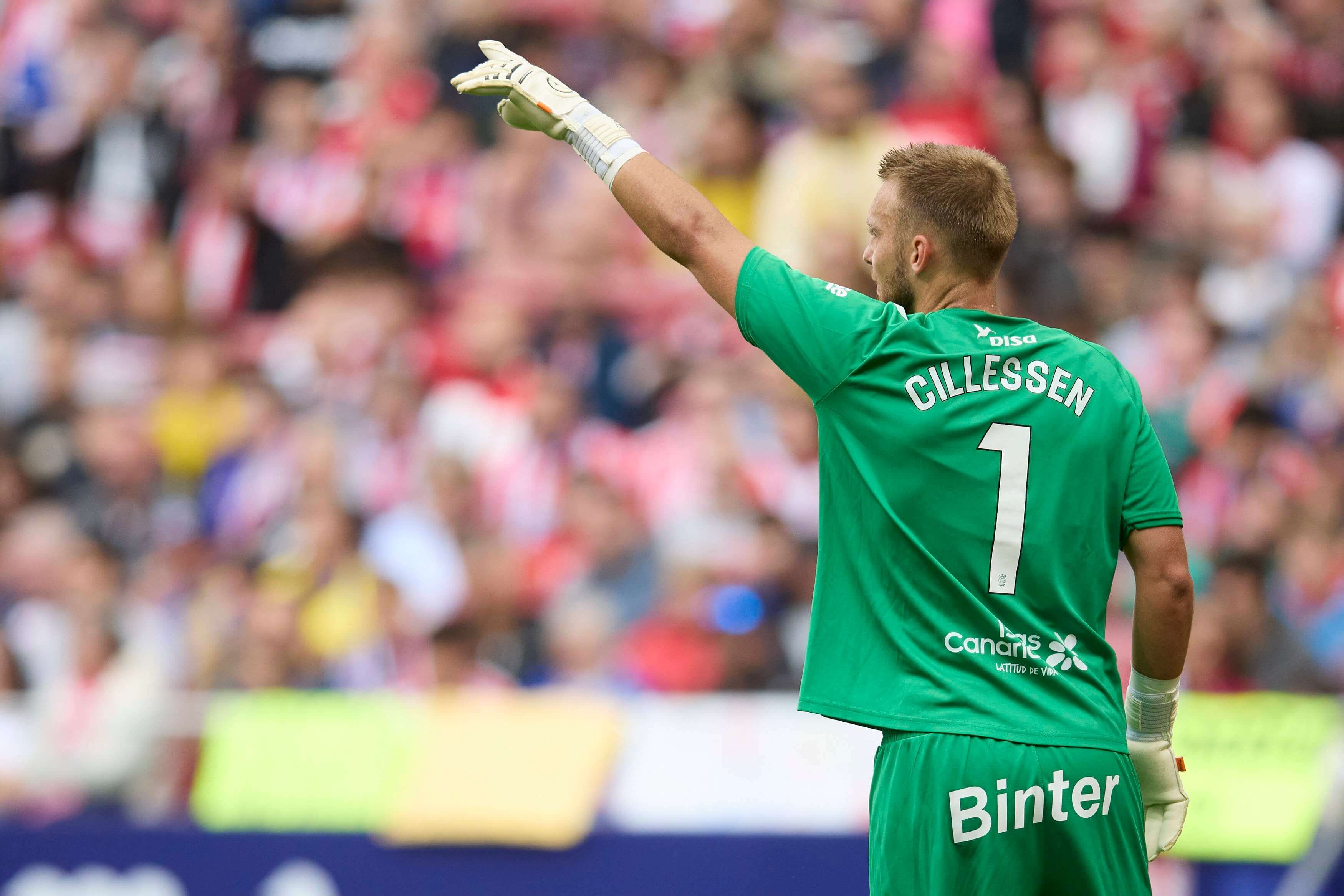  Cillesen dando instrucciones en el Atlético-Las Palmas.