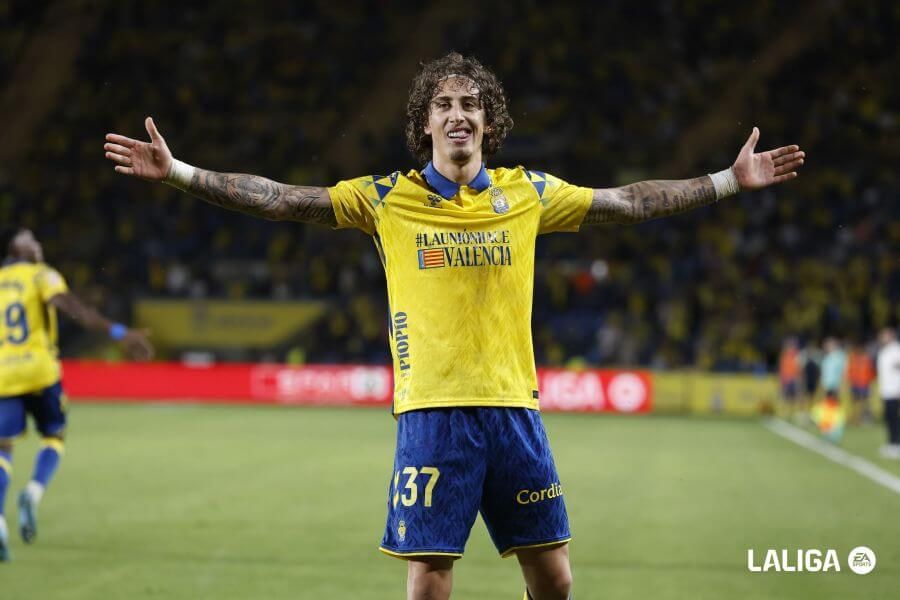 Fabio Silva celebrando su gol al Mallorca.