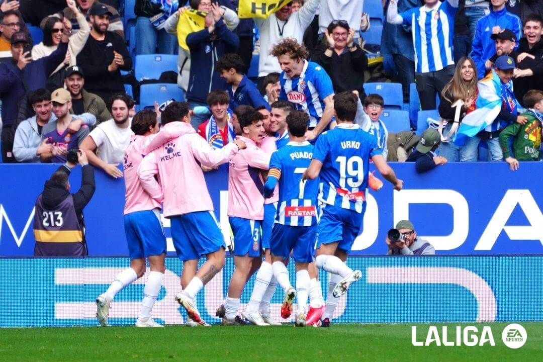  El Espanyol celebra el gol de Roberto al Athletic.