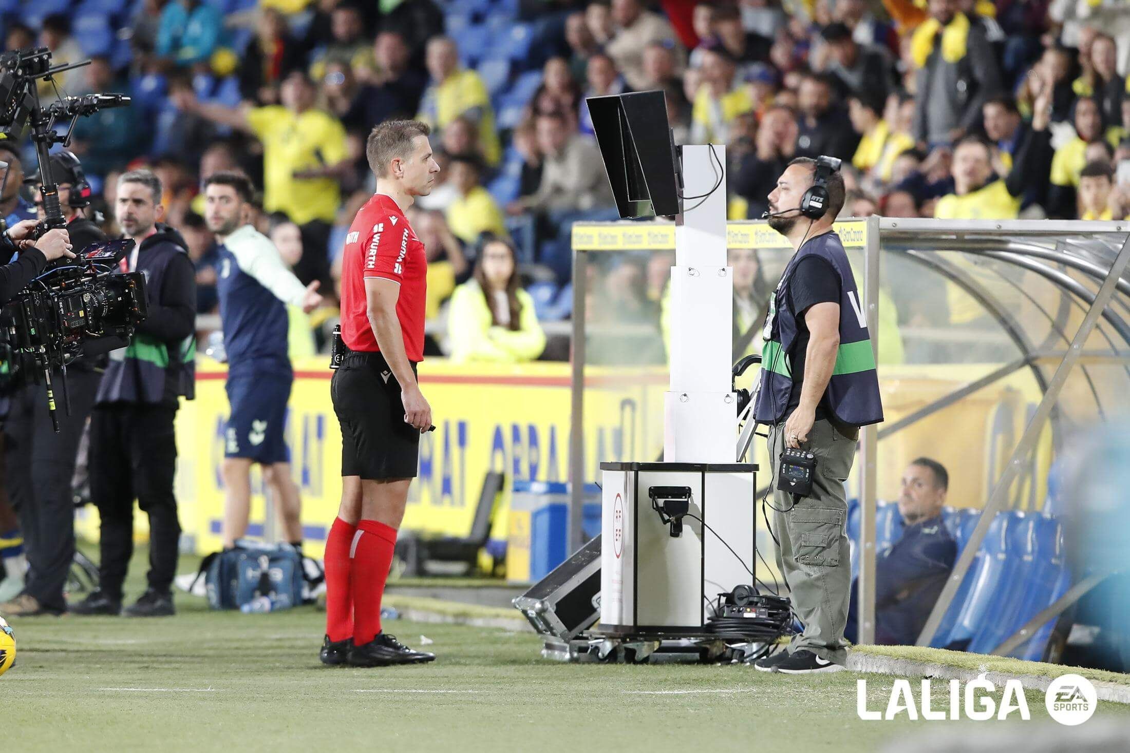  El VAR, en un partido de LALIGA.