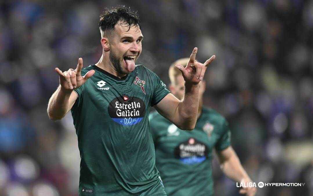  Álvaro Giménez celebra un gol con el Racing de Ferrol.