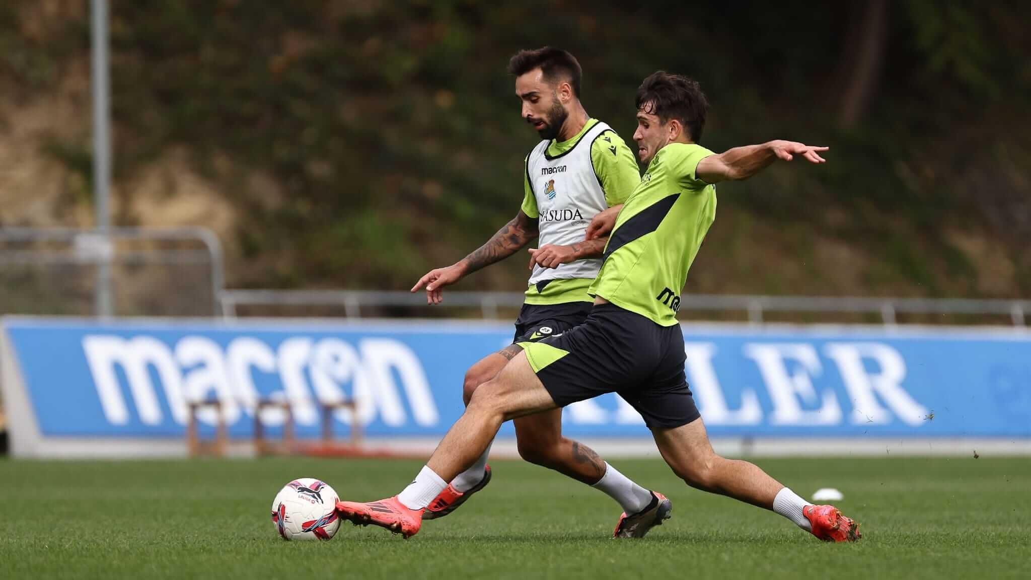 Brais Méndez y Pablo Marín en un entrenamiento en Zubieta.