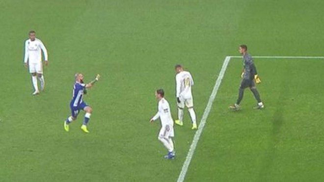  Corte de mangas de Aleix Vidal en el Alavés-Real Madrid.