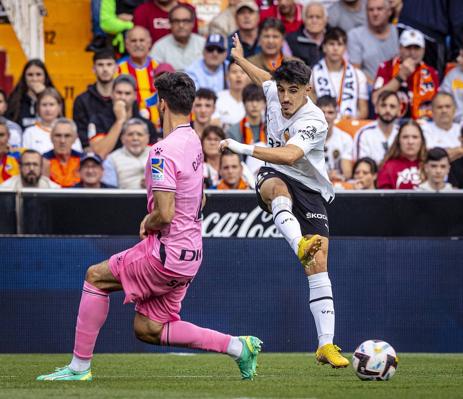 Diego López, ante el RCD Espanyol en Mestalla.
