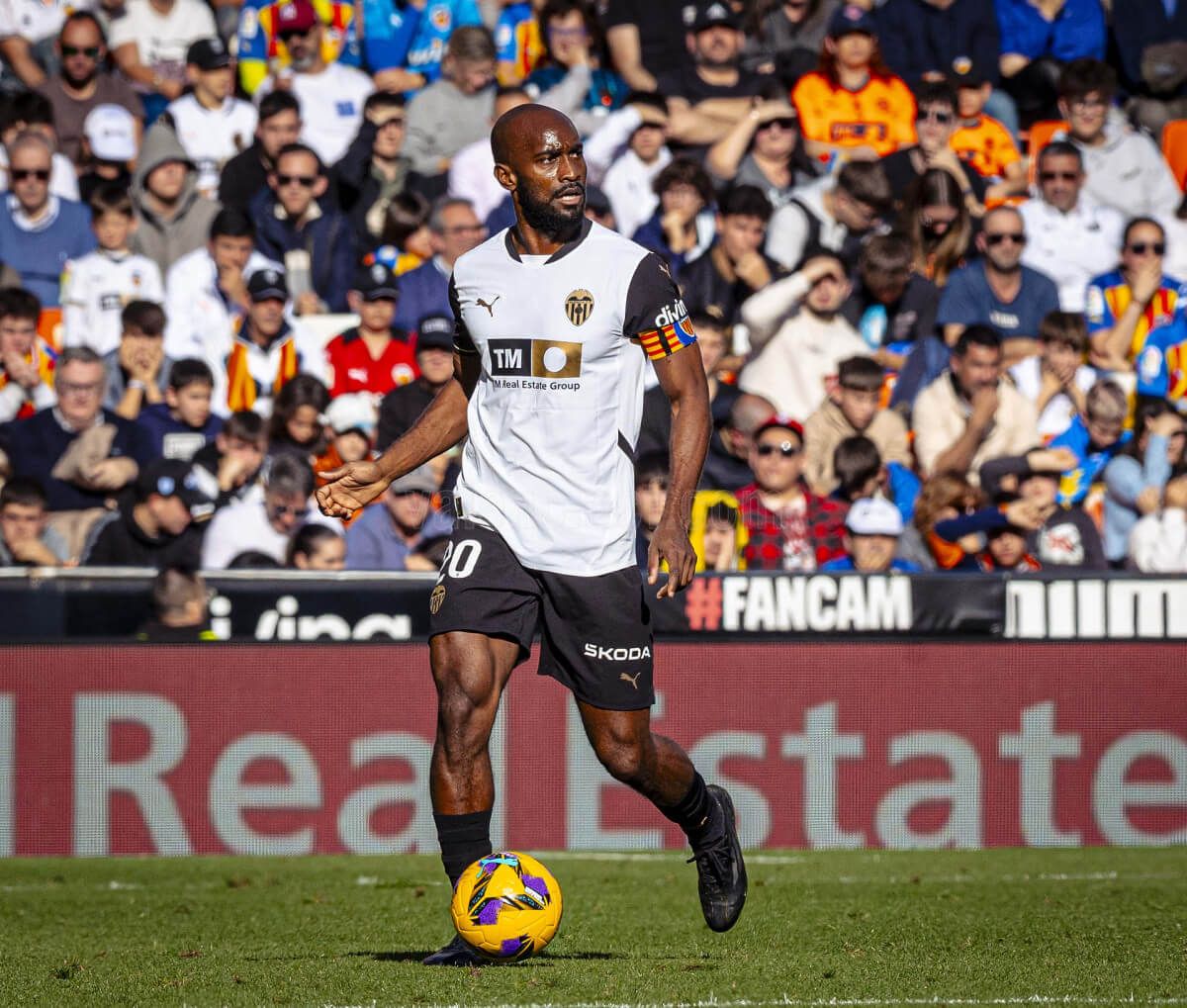 Dimitri Foulquier, ante el Deportivo Alavés.