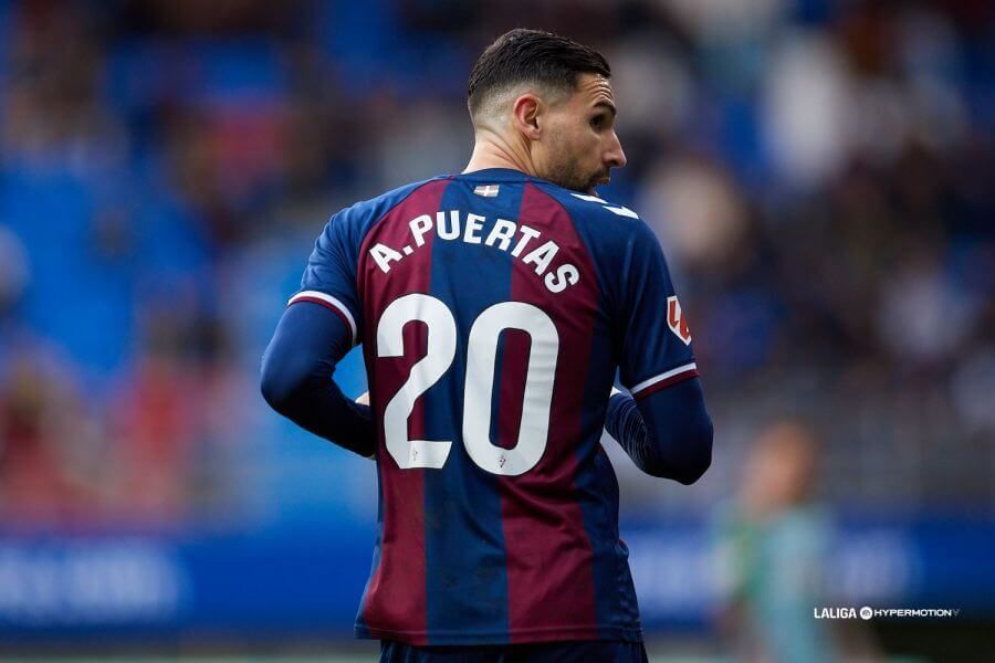 Antonio Puertas, en el Eibar-Granada.