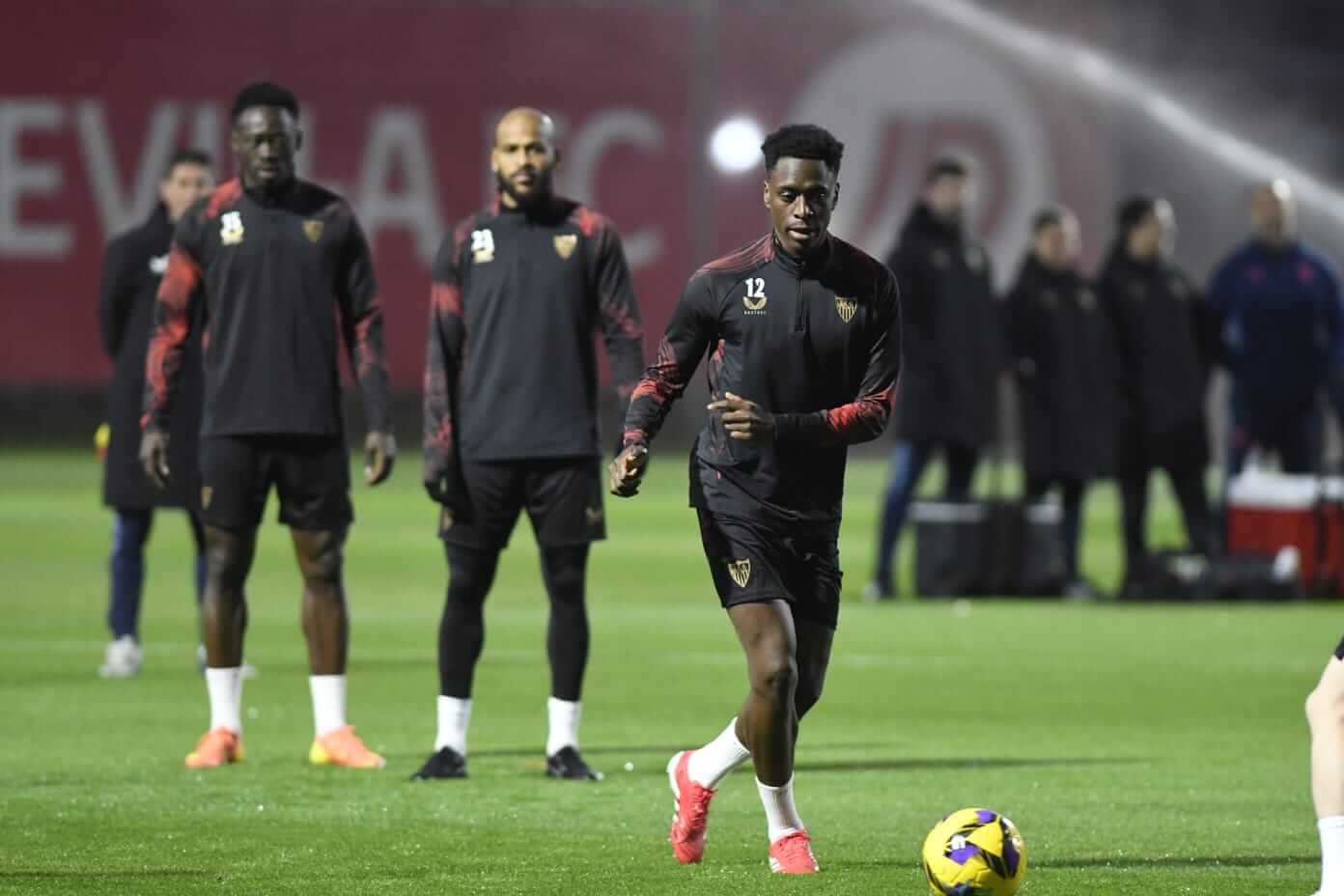 Sambi Lokonga, en el entrenamiento de este martes.