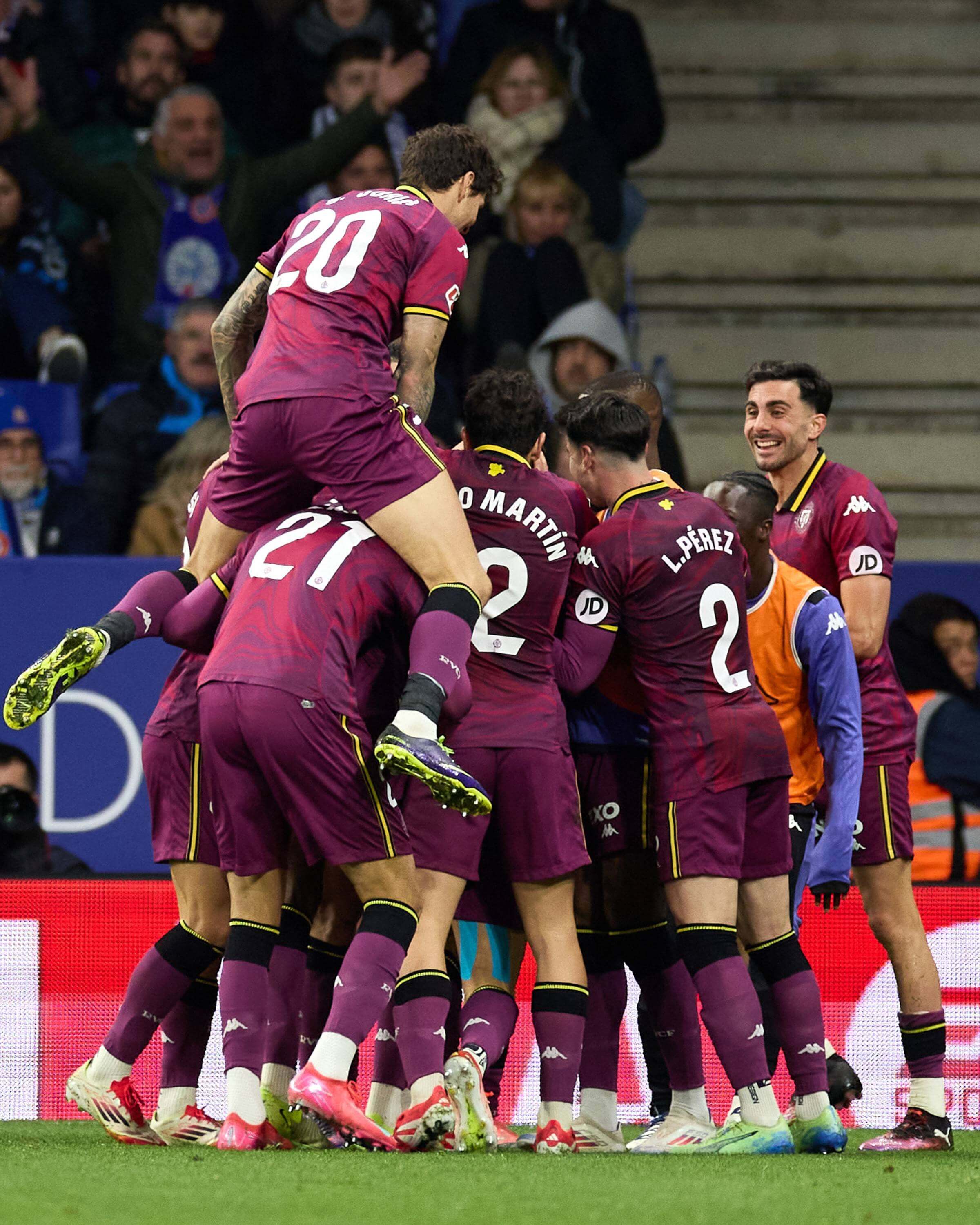  El Real Valladolid celebrando un gol ante el Espanyol (Cordon Press)