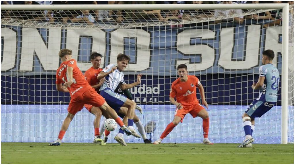  Imágenes del Málaga - Real Sociedad B. (LaLiga Hypermotion)